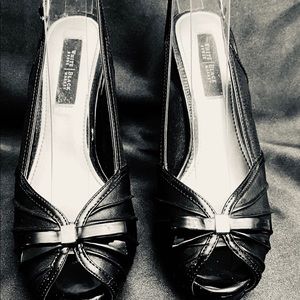 New Women’s WHITE HOUSE  BLACK MARKET Platform Heels, Size 7